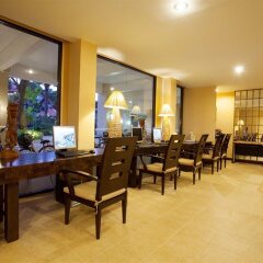 Отель Rawi Warin Resort and Spa интерьер отеля