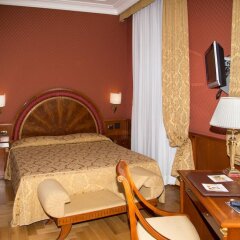 Hotel Livingston Сиракуза сейф в номере