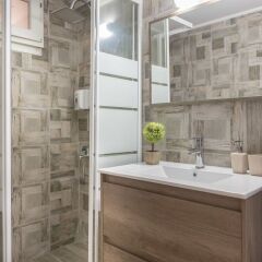 Отель Ermou Suites by Livin Urbban ванная фото 11