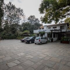 Отель Summit Hotel Непал, Лалитпур - отзывы, цены и фото номеров - забронировать отель Summit Hotel онлайн парковка