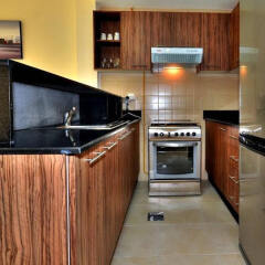 Апартаменты Dubai Stay - Burj Al Nujoom Downtown Holiday Apartment в номере