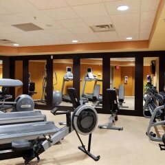 Отель Hilton Vancouver Metrotown Канада, Бурнаби - отзывы, цены и фото номеров - забронировать отель Hilton Vancouver Metrotown онлайн фитнесс-зал фото 4