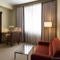 Отель Sheraton Poznan Hotel Польша, Познань - отзывы, цены и фото номеров - забронировать отель Sheraton Poznan Hotel онлайн комната для гостей фото 2