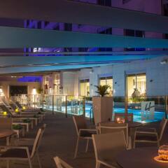 Отель Holiday Inn Doha - The Business Park бассейн фото 2