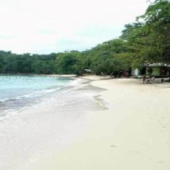 The blue Lagoon Hostel & Private Rooms пляж