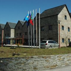 INATEL Piódão Hotel парковка
