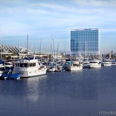 Отель Hilton San Diego Bayfront фото 4