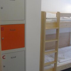 Hostel Florenc сейф в номере
