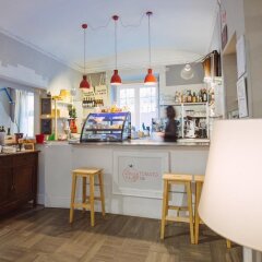 Отель Tomato Backpackers Hotel Италия, Турин - отзывы, цены и фото номеров - забронировать отель Tomato Backpackers Hotel онлайн гостиничный бар