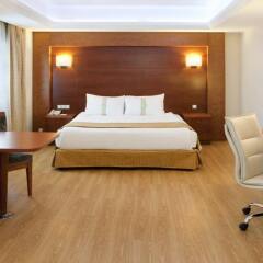 Отель Holiday Inn Istanbul City сейф в номере