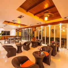 Отель Million Patong Beach Resort интерьер отеля
