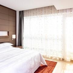 Отель Four Points by Sheraton Sharjah комната для гостей