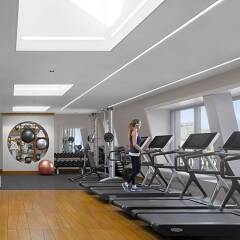 Отель Four Seasons Hotel Geneva Швейцария, Женева - отзывы, цены и фото номеров - забронировать отель Four Seasons Hotel Geneva онлайн фитнесс-зал