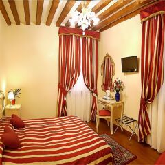 Hotel San Luca Venezia комната для гостей
