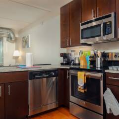 Апартаменты Capitol Hill Fully Furnished Apartments, Sleeps 5-6 Guests Вашингтон в номере фото 2