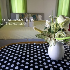Отель Baan Thongtalay сейф в номере