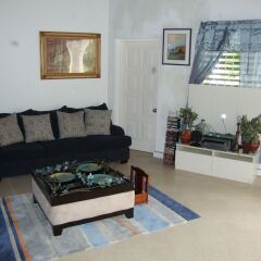 Отель By The Sea Vacation Home And Villa комната для гостей фото 2