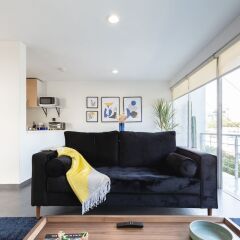 Апартаменты Bright 2BR Condesa Apartment With Balcony Мехико комната для гостей фото 4