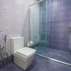 Отель Two Seasons Boutique Hotel Азербайджан, Баку - отзывы, цены и фото номеров - забронировать отель Two Seasons Boutique Hotel онлайн ванная