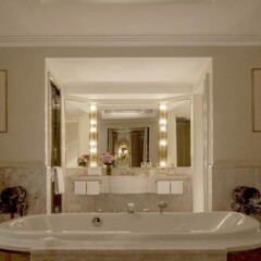 Отель Four Seasons Hotel Milano Италия, Милан - 2 отзыва об отеле, цены и фото номеров - забронировать отель Four Seasons Hotel Milano онлайн ванная фото 2