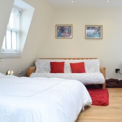 Отель 1 Bedroom Top Floor Flat In Fitzrovia комната для гостей фото 2