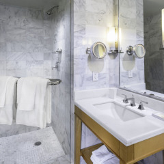 Отель Fontainebleau Miami Beach 4* Стандартный номер с различными типами кроватей фото 19