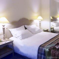 Royal Hotel Paris Champs Elysées комната для гостей