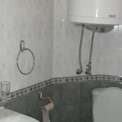 Отель Villa Mari Guest Rooms ванная фото 2