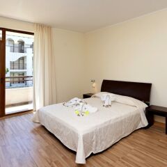 Sunrise Club Apart Hotel Равда комната для гостей фото 6
