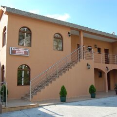 Апартаменты Apartments Dobrotski Dvori парковка