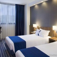 Отель Holiday Inn Express Bilbao Испания, Дерио - отзывы, цены и фото номеров - забронировать отель Holiday Inn Express Bilbao онлайн комната для гостей фото 3