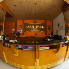 Отель Larn Park Resortel гостиничный бар