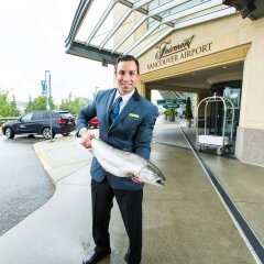 Отель Fairmont Vancouver Airport In-Terminal Hotel Канада, Ричмонд - 1 отзыв об отеле, цены и фото номеров - забронировать отель Fairmont Vancouver Airport In-Terminal Hotel онлайн парковка