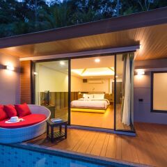 Отель Chermantra Aonang Resort and Pool Suite балкон