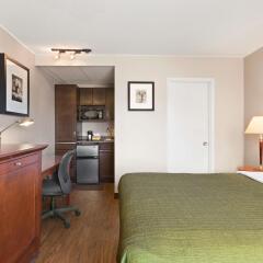 Отель Thriftlodge Saskatoon в номере