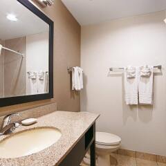 Отель Best Western - Suites Колумбус ванная