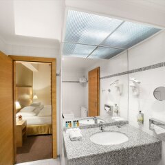 Hotel International Prague (ex. Сrowne Plaza) Прага ванная