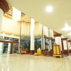 Welcome Plaza Hotel фото 2