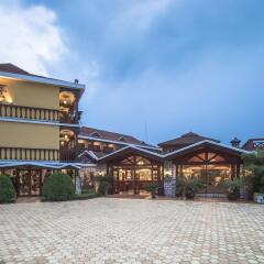Отель Victoria Sapa Resort & Spa Шапа парковка