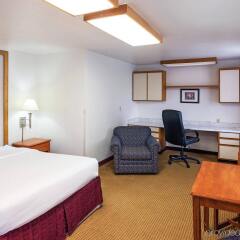 Quality Inn & Suites in Albany, United States of America from 134$, photos, reviews - zenhotels.com room amenities