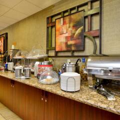 Отель Best Western Plus Cascade Inn & Suites питание