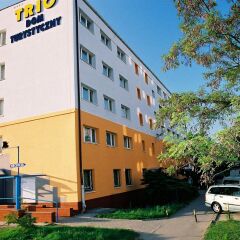 Trio Hostel Вроцлав парковка