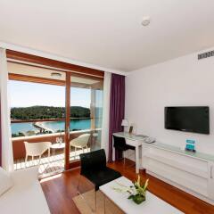Отель All Suites Island Hotel Istra Хорватия, Ровинь - отзывы, цены и фото номеров - забронировать отель All Suites Island Hotel Istra онлайн комната для гостей фото 3