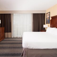 Отель Embassy Suites Bloomington Блумингтон комната для гостей фото 5