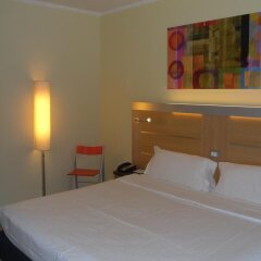 Отель Idea Hotel Milano San Siro Италия, Милан - 9 отзывов об отеле, цены и фото номеров - забронировать отель Idea Hotel Milano San Siro онлайн комната для гостей фото 2