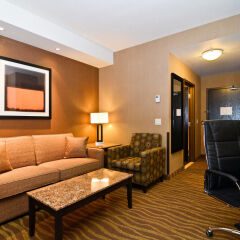 Отель Best Western Premier Freeport Inn Calgary Airport Канада, Калгари - отзывы, цены и фото номеров - забронировать отель Best Western Premier Freeport Inn Calgary Airport онлайн комната для гостей