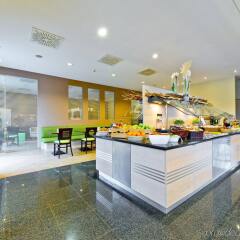 Отель Holiday Inn Express Frankfurt Messe питание