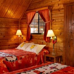 Отель Villa Mexicana Creel Mountain Lodge сейф в номере