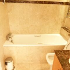 Апартаменты SS Property Hub - Family Apartment near Central London ванная