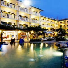 Отель Thara Patong Beach Resort & Spa Таиланд, Пхукет - 7 отзывов об отеле, цены и фото номеров - забронировать отель Thara Patong Beach Resort & Spa онлайн спортивное сооружение